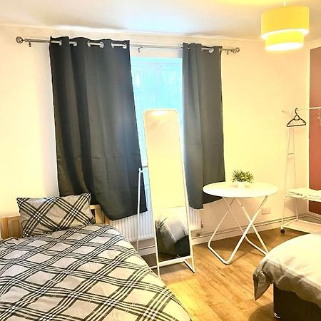 Large Room With Two Bed In Central London Eksteriør bilde