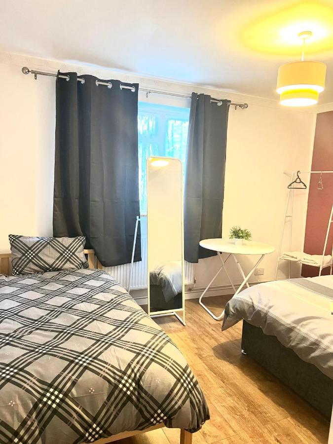 Large Room With Two Bed In Central London Eksteriør bilde