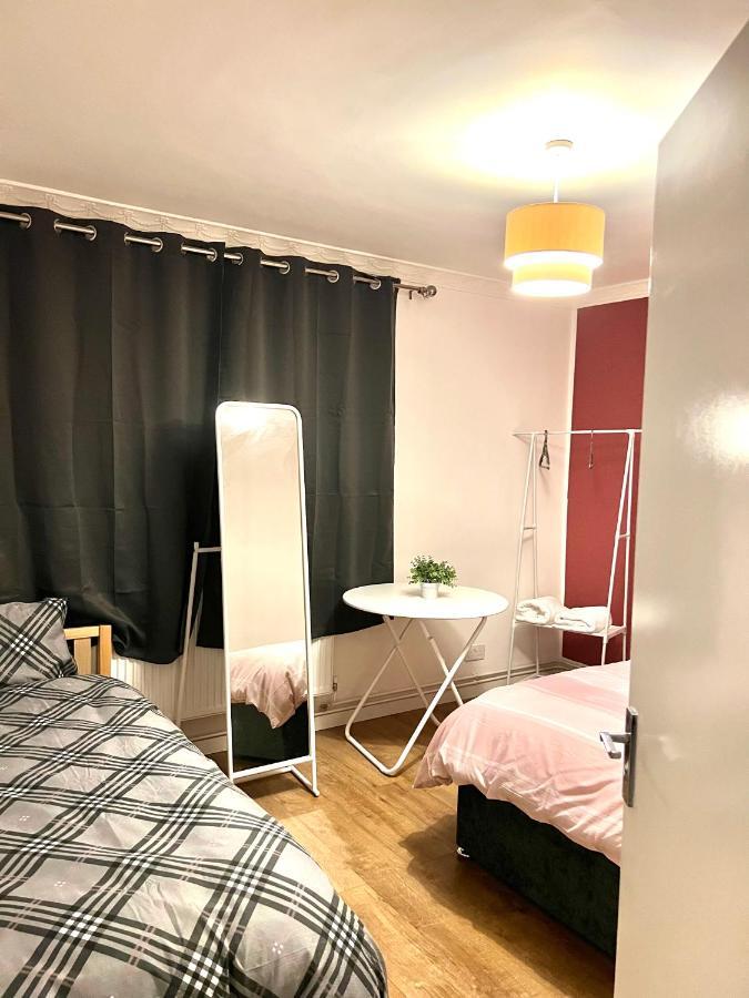 Large Room With Two Bed In Central London Eksteriør bilde